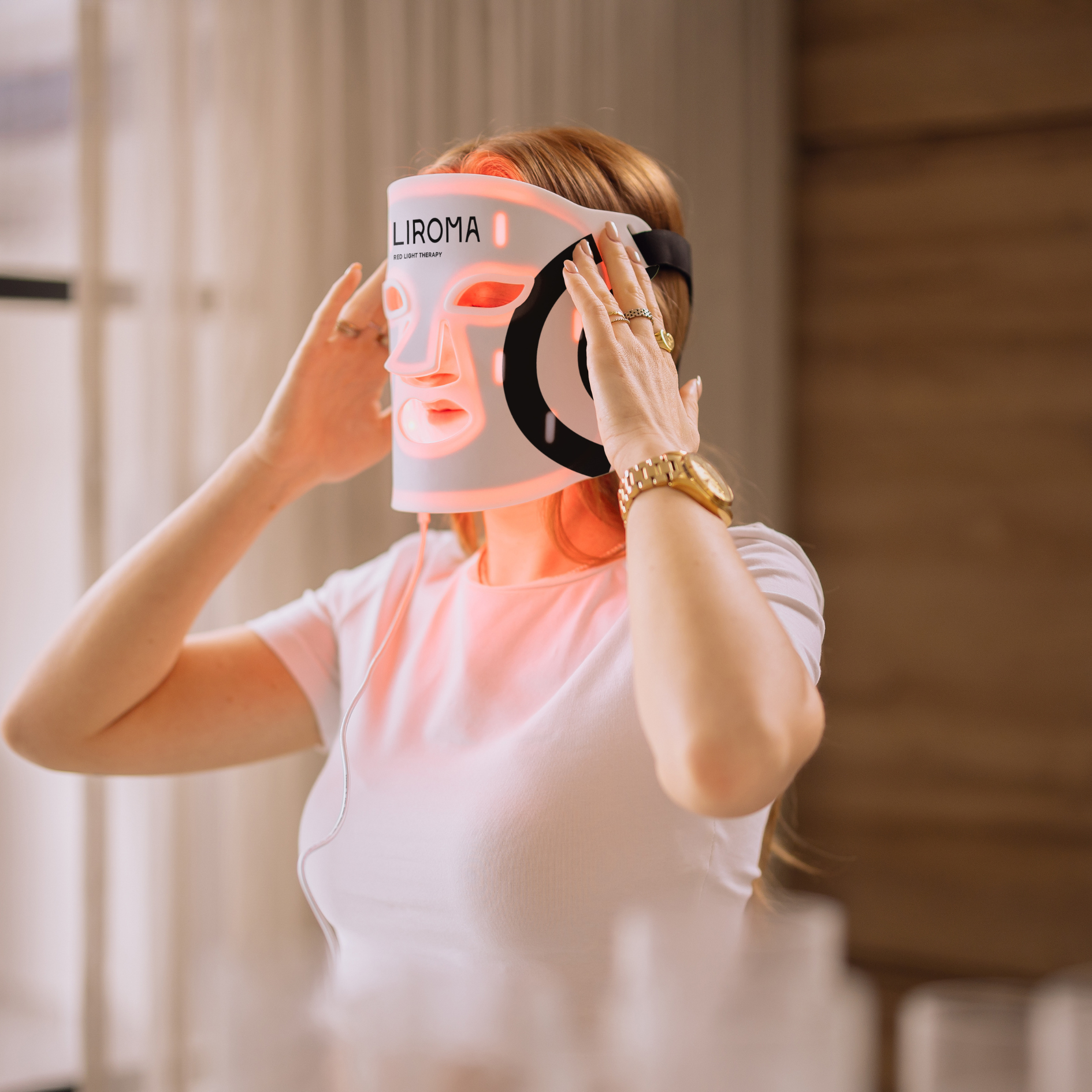 LIROMA® LED therapeutic red light and near-infrared face, neck and décolleté mask