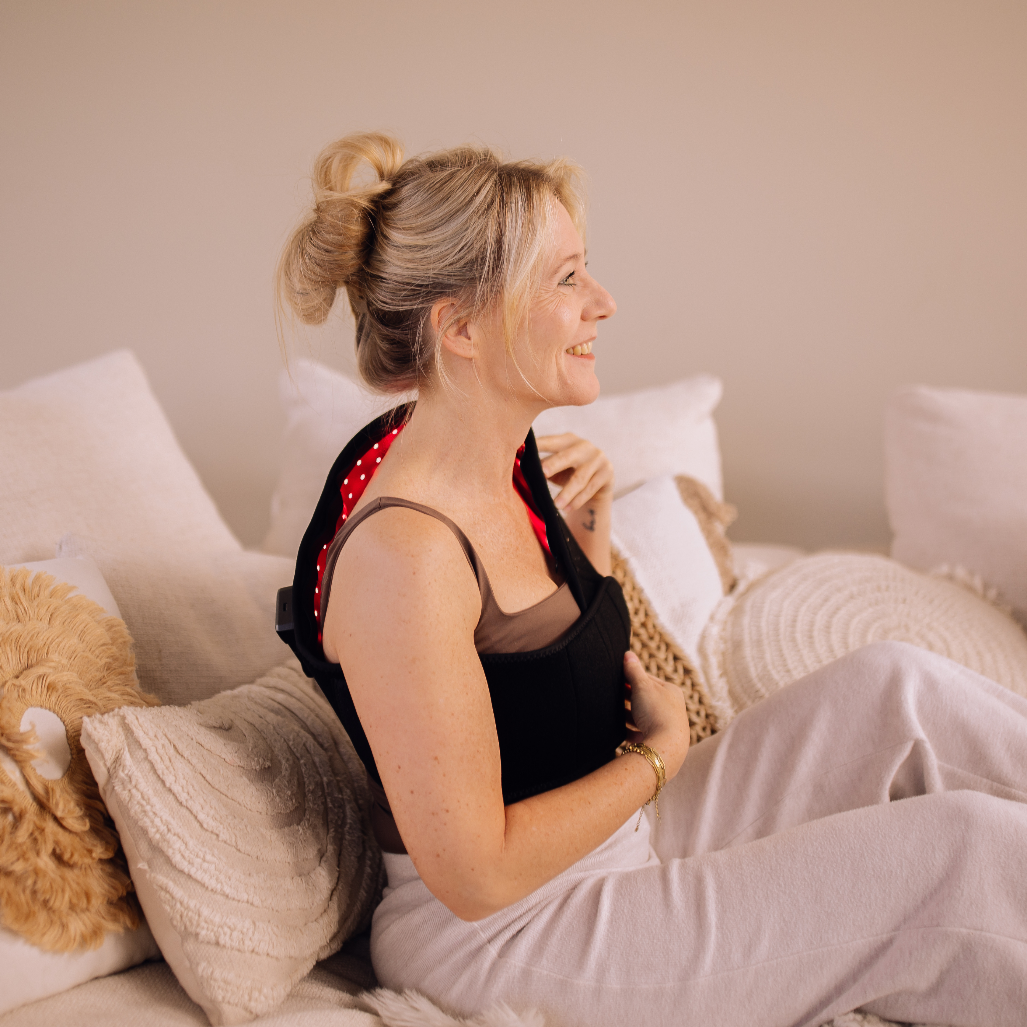 LIROMA® SHIELD red light therapy back belt