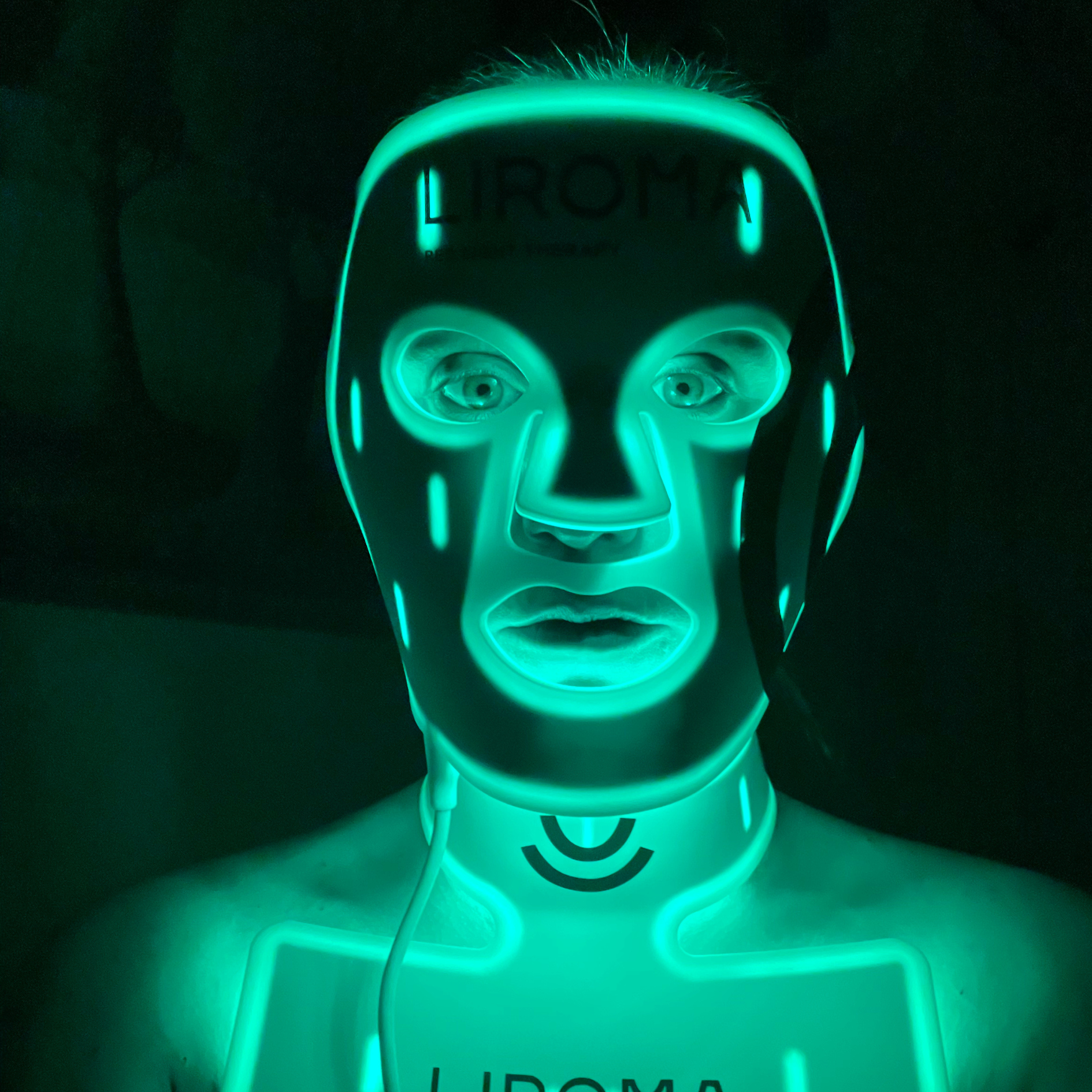 LIROMA® LED therapeutic red light and near-infrared face, neck and décolleté mask