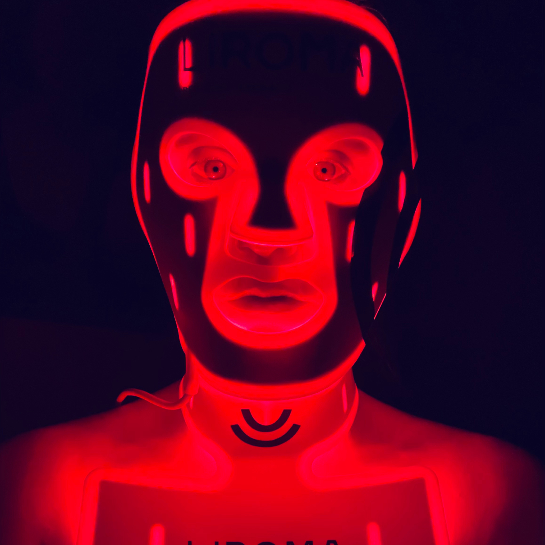 LIROMA® LED therapeutic red light and near-infrared face, neck and décolleté mask